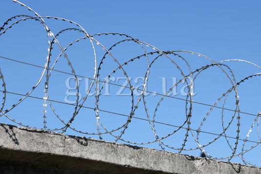 Спиральный барьер безопасности Гюрза-450/3