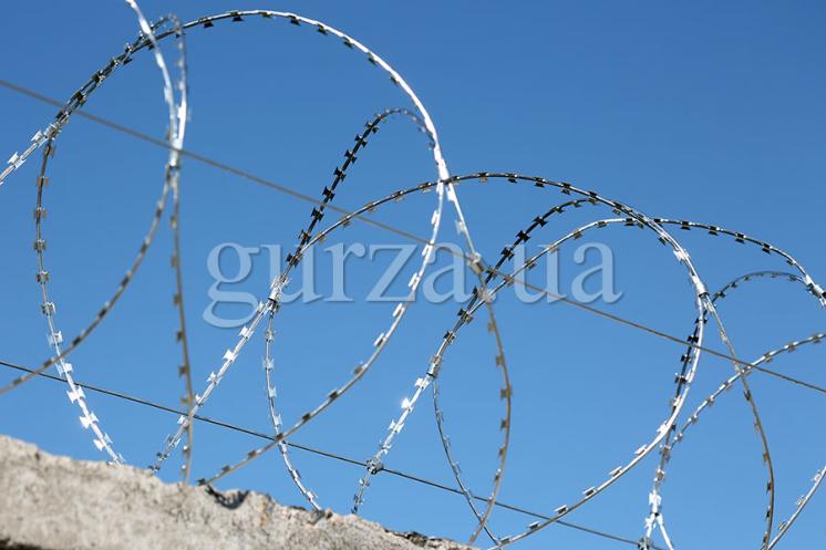 Спиральный барьер безопасности Гюрза-600/3