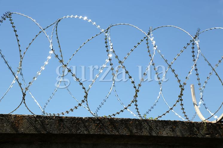 Спиральный барьер безопасности Гюрза-600/5