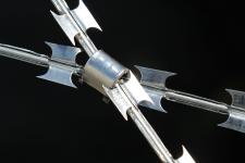 Клипса Стандарт на колючей проволоке Гюрза